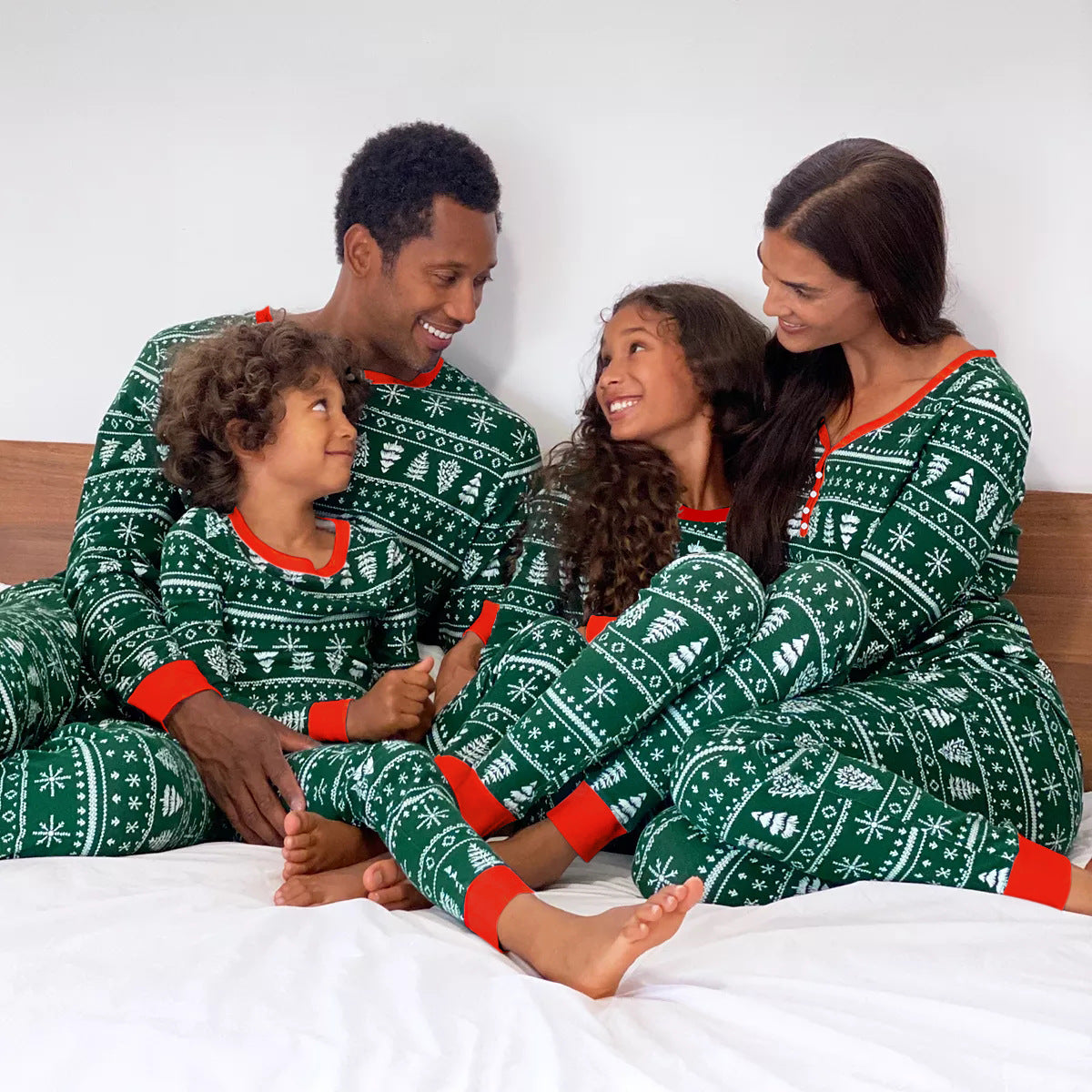Christmas Contrast Parent-Child Suit | GomoOnly